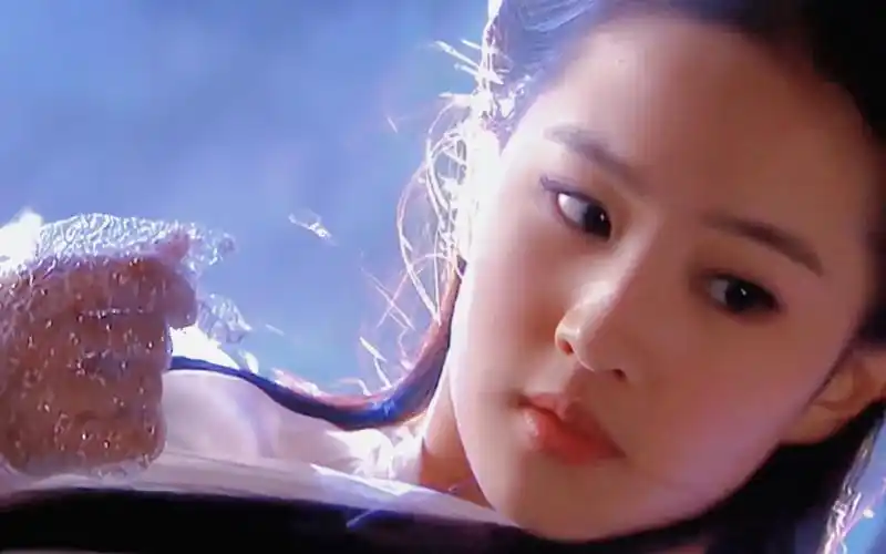 是纯良又心直口快的龙儿|刘亦菲