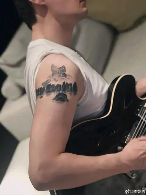 #李荣浩麻雀纹身##李荣浩麻雀文身#