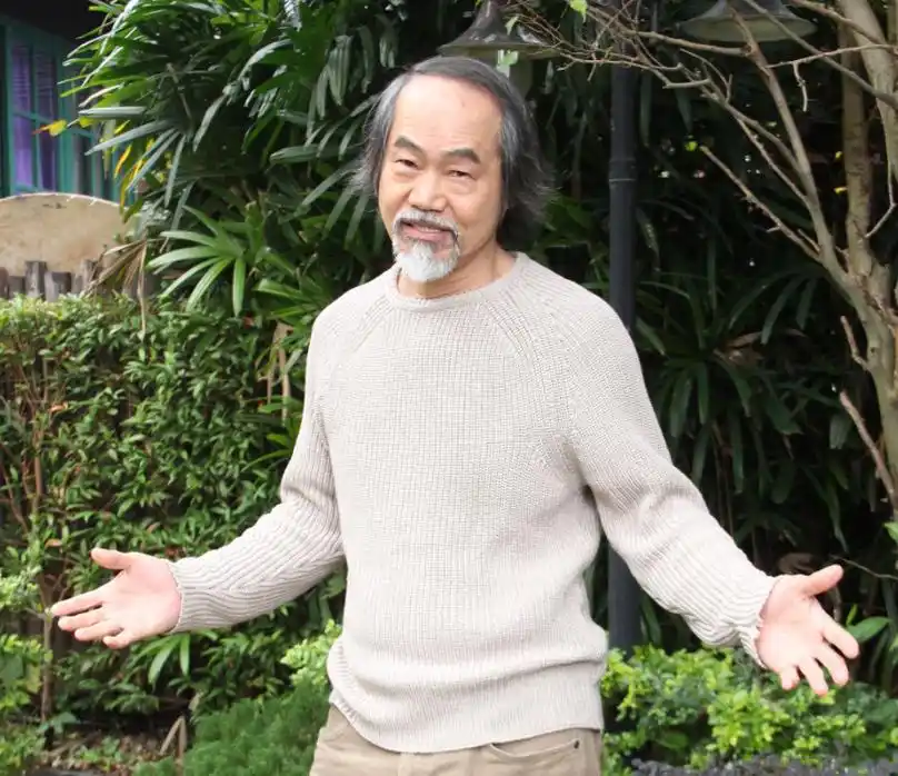 老戏骨元华近照曝光,身形消瘦精神奕奕,定居国外享天伦之乐