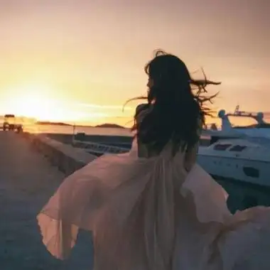 日落头像女高清唯美背景为夕阳的女生头像图片