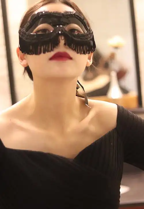 家居万圣节圣诞节日节庆表演美女女款假面舞会派对面具歌手蒙面黑色潮