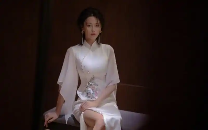 中国内地著名影视女演员张馨予小姐经典旗袍造型(1)
