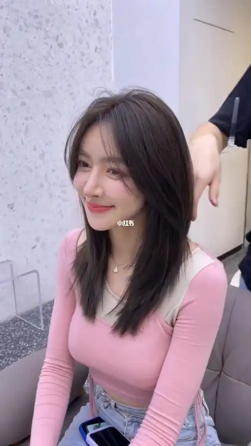 斩男发型 圆脸女生必备减龄锁骨发 显脸小 2022最97减龄锁骨发发型