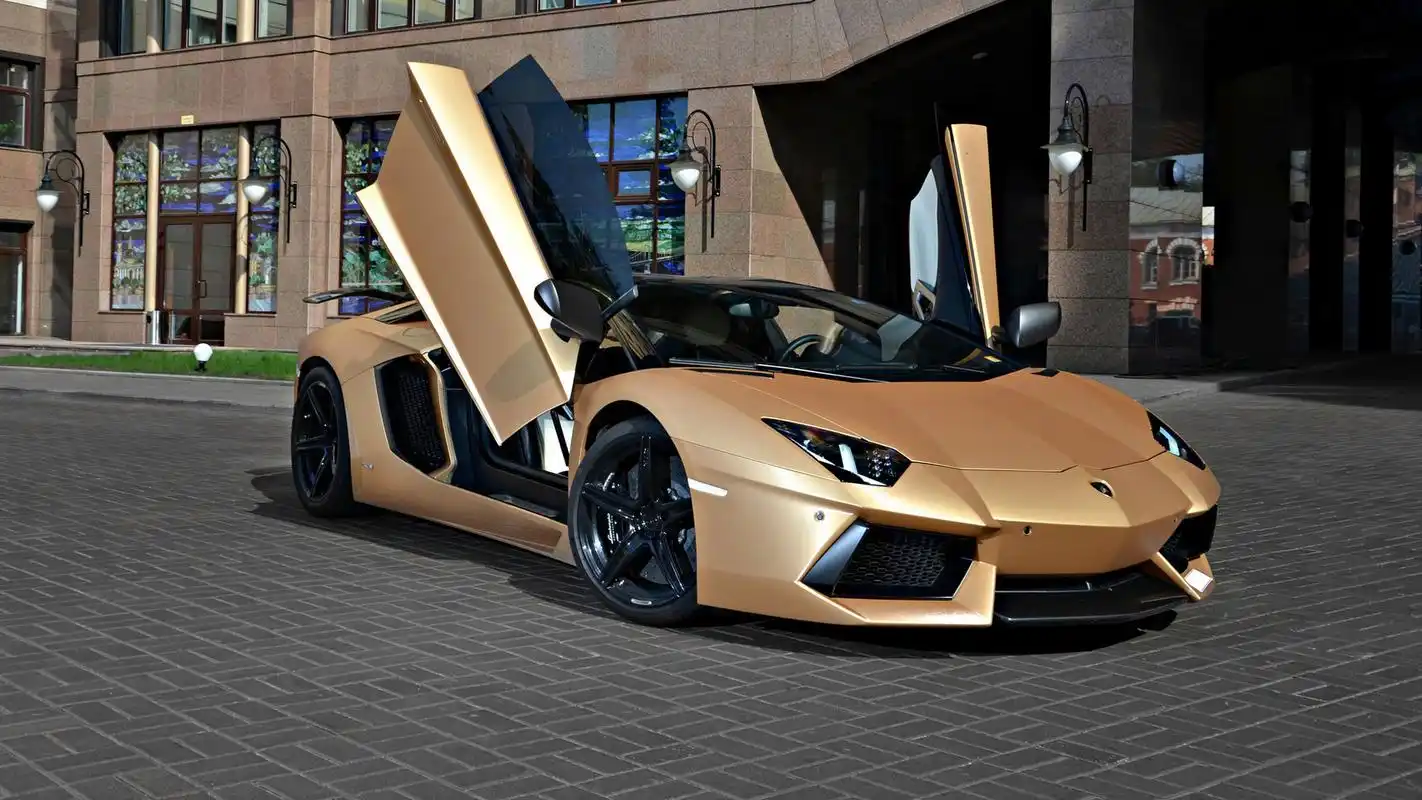 香槟色兰博基尼aventador时尚炫酷桌面壁纸