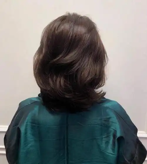 50-60岁的女人,烫发避开"老年款",按照这些流行款来烫,减龄|发型|刘海