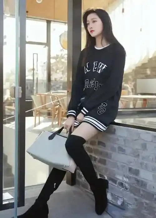 原创关晓彤有多会穿把长筒靴往下翻15cm这麻杆腿我没眼花吧