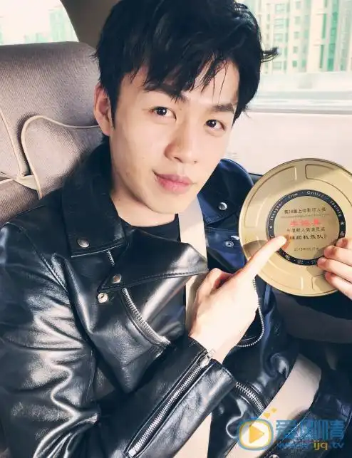 李鸿其个人资料简介_李鸿其图片写真_生活照_家庭背景-明星库