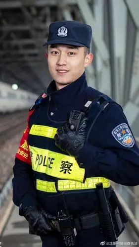 我们不仅可以惩恶扬善也可以变身帅气的警察小哥哥心动吗