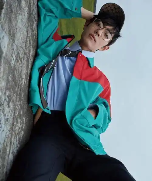 原创有种原形毕露叫肖战戴上眼镜成熟似大叔风波后成熟了