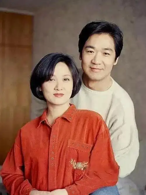 管虎的"小三"还是太嫩!这些京圈老炮儿的妻子们都上位成功了