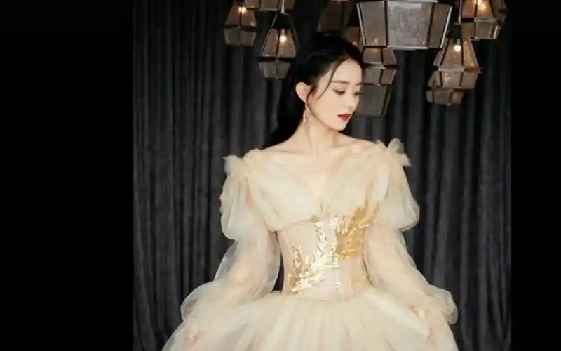 赵丽颖穿过的国产礼服盘点,颖宝真是用行动在支持