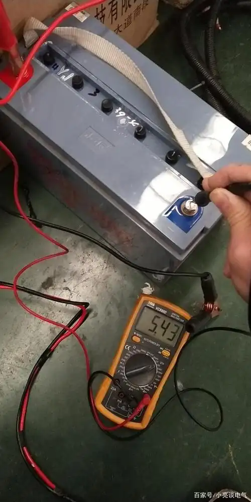 亏电铅酸蓄电池的维护过程