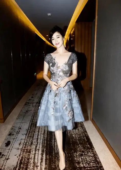 46岁左小青太有料!