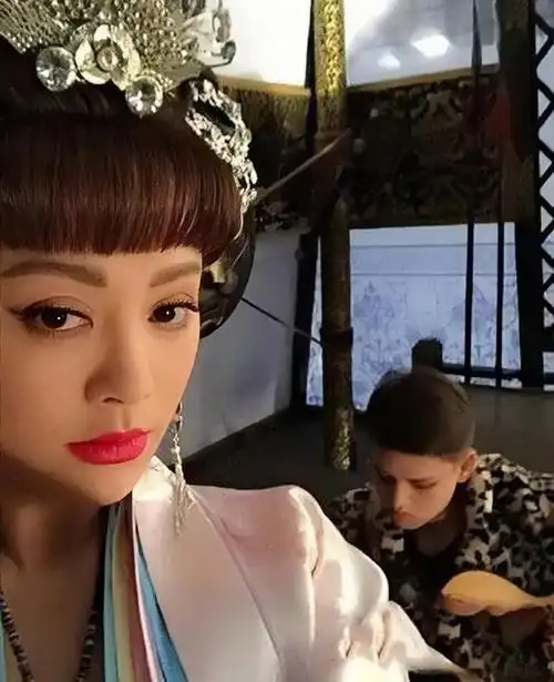 一直到2016年,宁静与古雷也宣布离婚,她在社交平台上发文:"当我选择