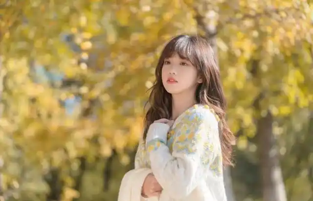 一个人拍照不尴尬,收好这份拍摄攻略,单人照也能又美又自然