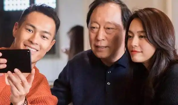 事实证明,如今的倪大红,早已走上另一条"大道"