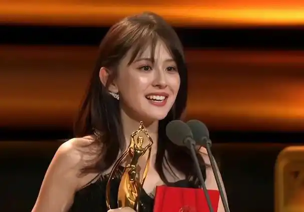 王一博粉丝大闹白玉兰奖,王阳老婆为丈夫发声,舆论不止影响恶劣