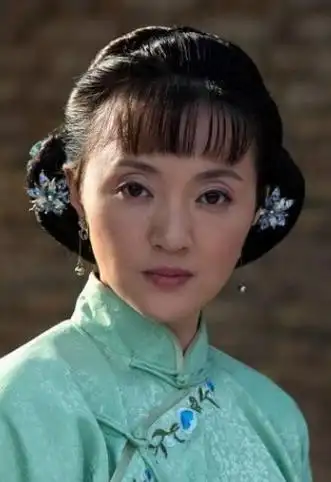 回顾老戏骨王奎荣68岁娶小37岁女演员饶芯语婚后一年后喜当爹