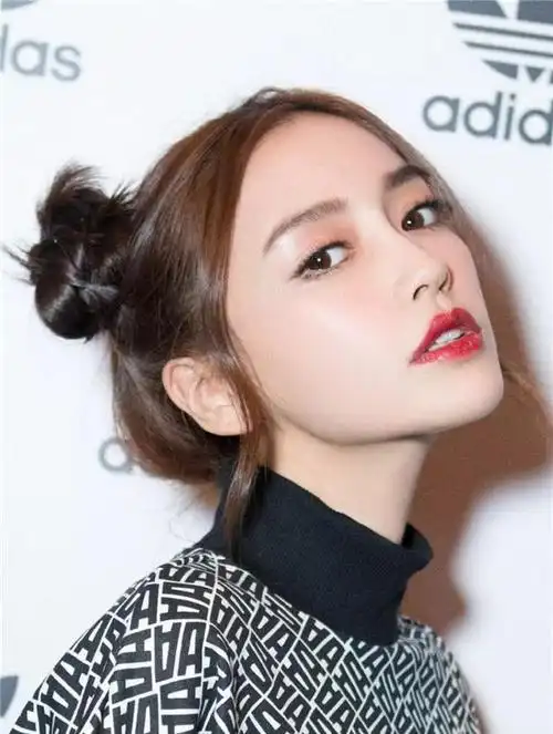 别总披头散发了,2020年流行这5种"扎发",所有女生都适合