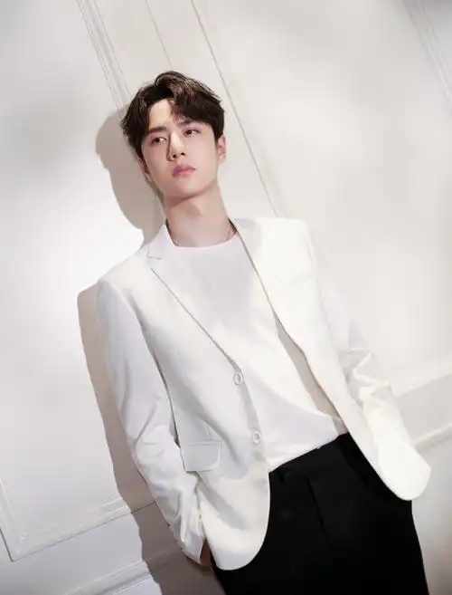 王一博入选2021全球最帅百大面孔确实帅啊这五官