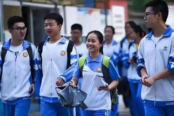 高考对每一位高中阶段的学生来说都是非常重要的一场考试也决定着学生