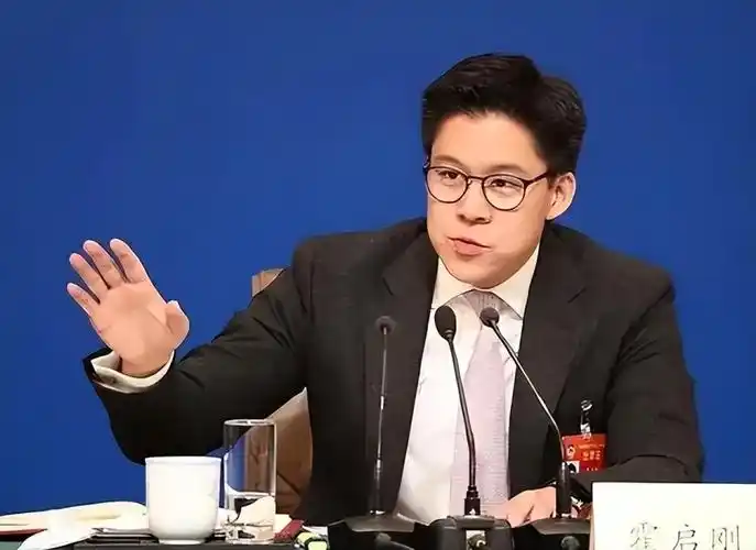 霍启刚再为梅西事件发声,认为梅西在日本上场,是对球迷伤口撒盐_腾讯