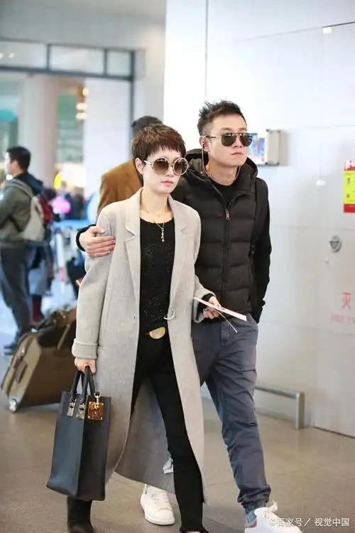 文章在颁奖典礼上面说最骄傲的事情是自己老婆叫马伊琍.