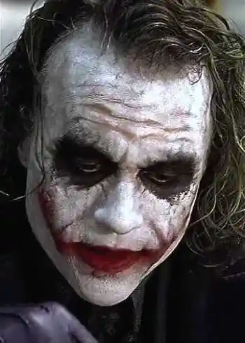 希斯莱杰演小丑,戴面具都掩盖不住他的"嚣张"气质!