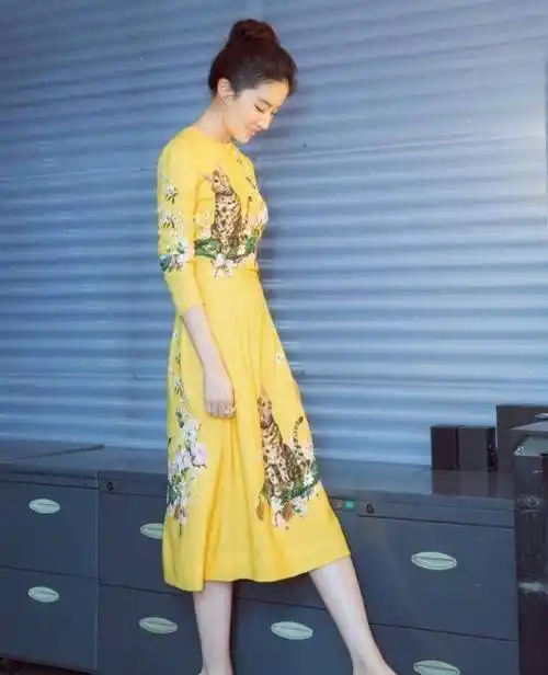 李溪芮的"玉足"真美,和神仙姐姐"刘亦菲"不分上下,精致漂亮_护理_细节