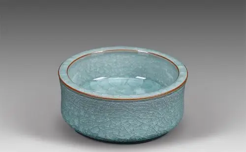 陶瓷文化 陶瓷工艺    现在冰裂纹除了龙泉青瓷的哥窑瓷器,冰裂纹烧制