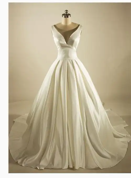 2017新款时尚复古双肩v领蓬蓬婚纱礼服新娘结婚大拖尾修身婚纱