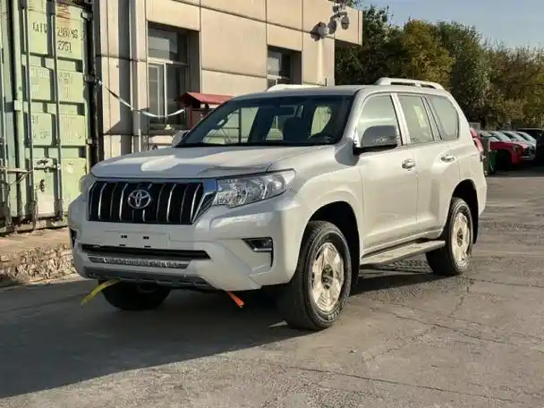 24款丰田霸道2800柴油 kdss平行进口最新优惠10万可分期