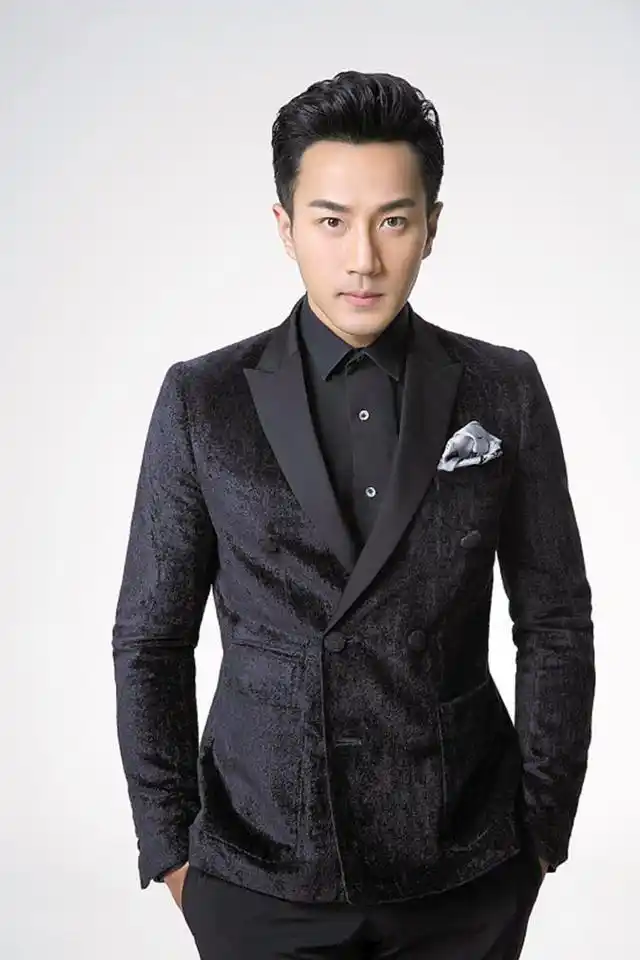 被称为偶像剧专业户的刘恺威,年过四十容颜未老,比小鲜肉有魅力