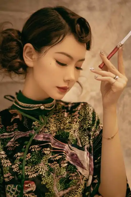 戚薇旗袍复古性感写真图片1823