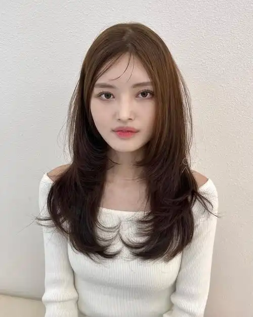 国字脸女士发型别乱整,试试这几种烫发,好看时尚显气质