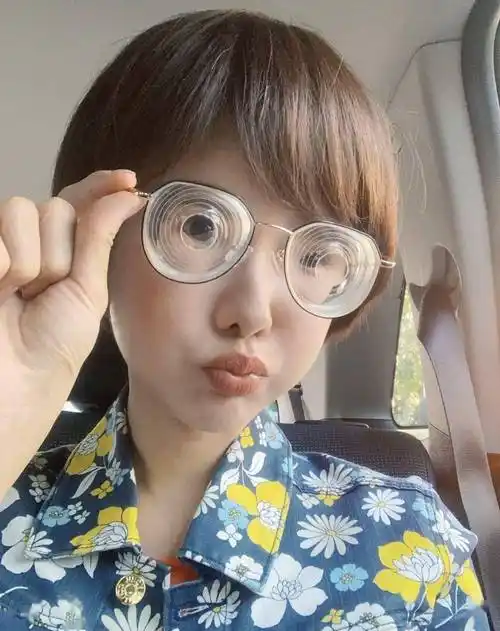 tvb御用"丑女"内地开发茶林,自费137万读mba,手握8000万财产_刘思希