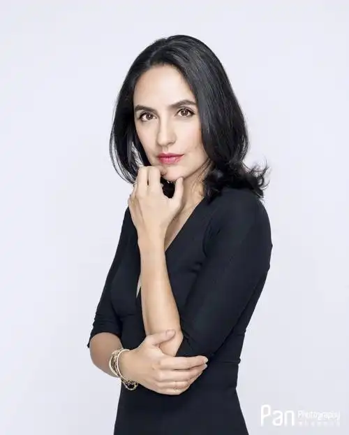 潘石屹镜头下的刘烨老婆美炸了网友说比谢娜有味道