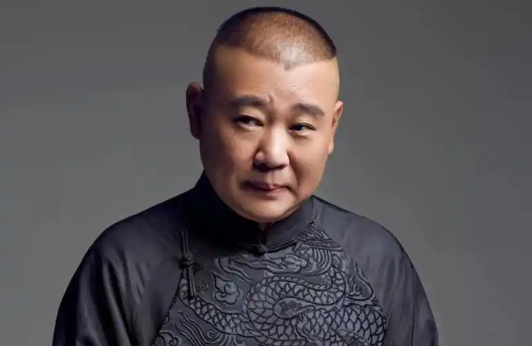 郭德纲现任妻子晒小儿子近照,安迪肉嘟嘟的,和郭麒麟很像