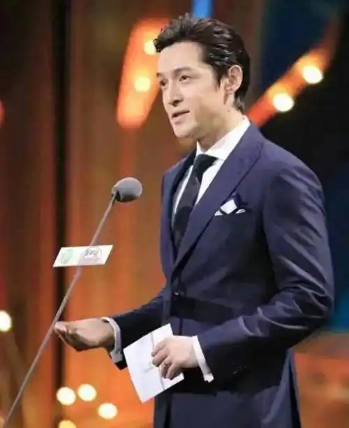 胡歌被确定,揭示当代打工人现状,引发社会关注和思考_工作_消息_生活