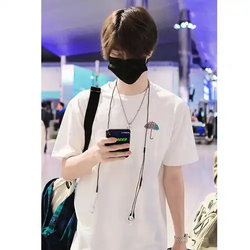 王一博ins半袖白色情侣简约宽松2020夏宽松短袖t恤