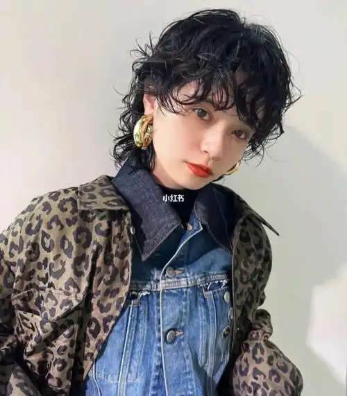 安利给喜欢酷酷的姐妹,#成都女发型师武林  #短发  #美式复古  #复古