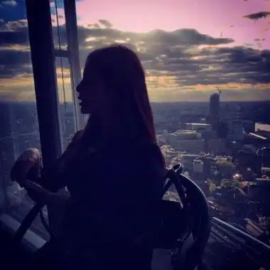 长发女生唯美伤感图片好看的长发女生背影图片素材