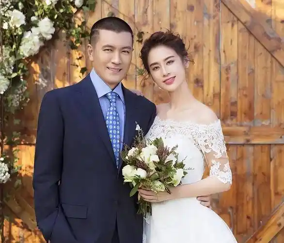 黄圣依的豪门上位史:身份被藏了8年,如今两个儿子一年2亿零花钱_杨子