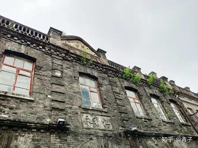 这个宅邸看着就不普通,这是当时徐世昌任东北三省总督时在哈尔滨的