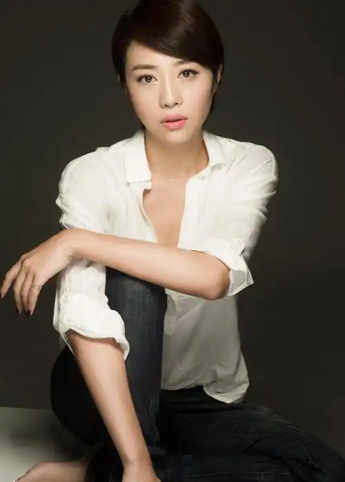 张龄心紧身裤图片张龄心写真