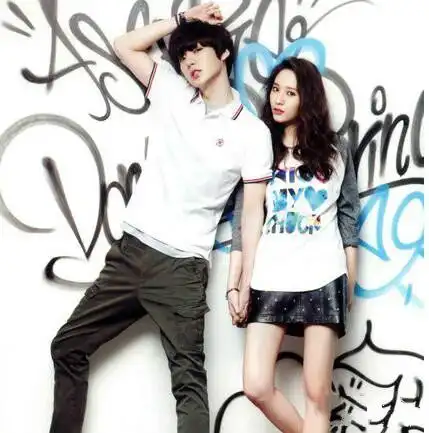 图韩国明星郑秀晶和吴世勋什么关系网传俩人画报亲密