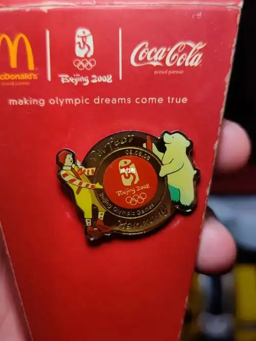 北京08奥运会,麦当劳出的徽章.