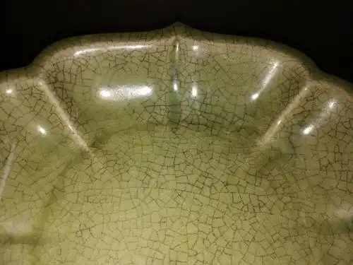 千年越窑~釉面开片纹,有独特dna标志.