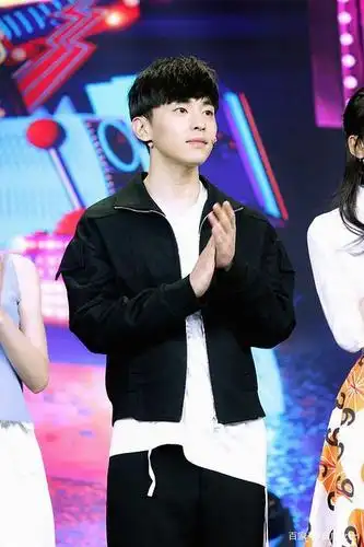 图集:刚出道时的"大男孩"邓伦