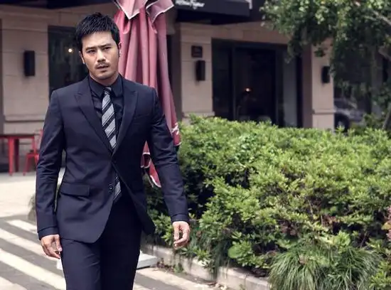 由实力派型男演员陈亦飞与戚薇,王晓晨联袂主演的都市励志剧《你好